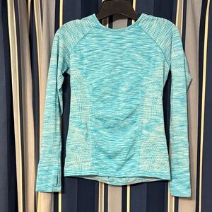 Athleta Girl long-sleeve top with thumb holes at wristbands, size L/12